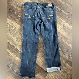 American Eagle women's SIZE  2 denim jeans artist crop stretch AEO